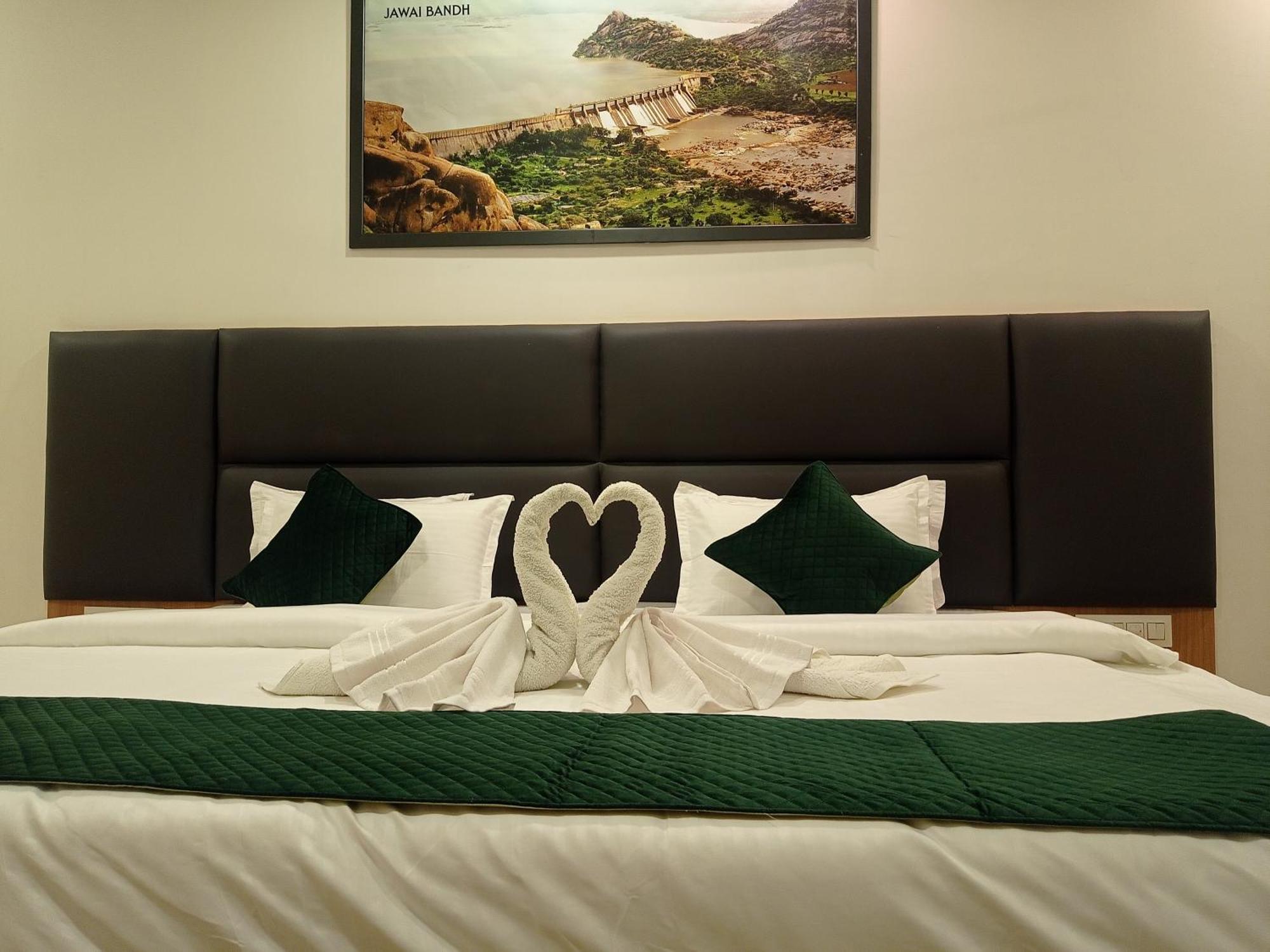 Sun Stone Hotel & Club - Jawai Sheoganj Exteriör bild