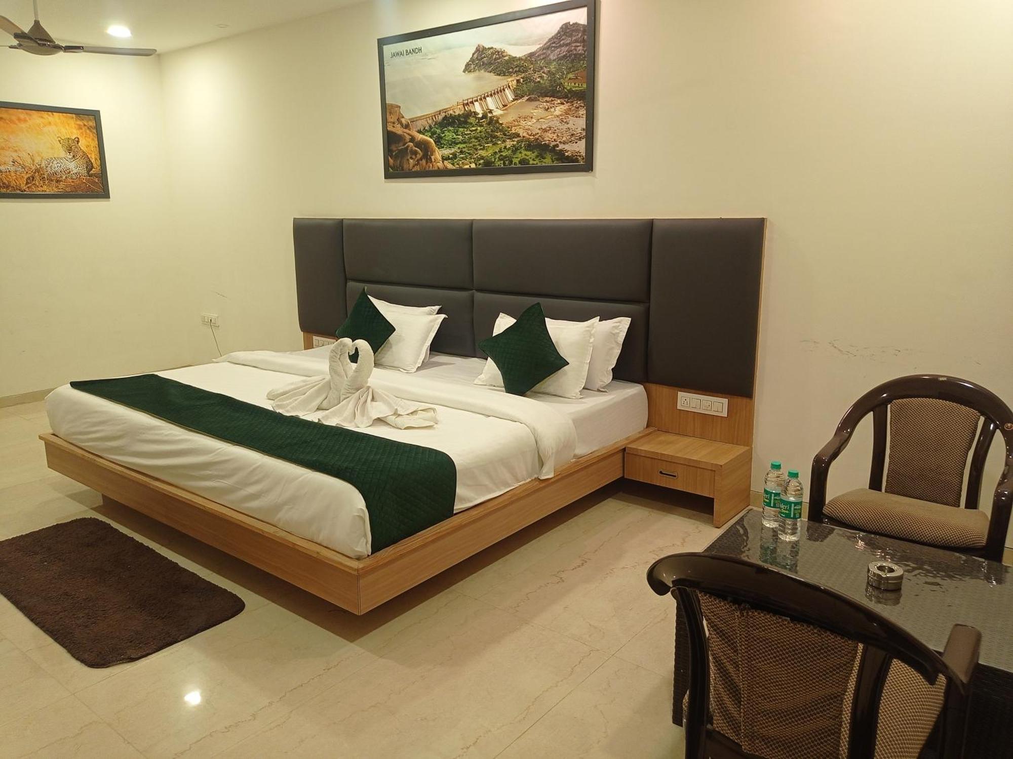 Sun Stone Hotel & Club - Jawai Sheoganj Exteriör bild